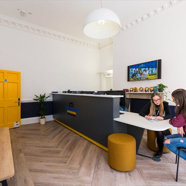 moovy-vacanza-studio-individuale-londra-scuola (2)